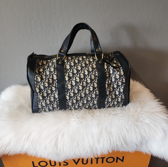 ✨️Dior✨️ duffel bag with leather trim. - Picture 6 of 16